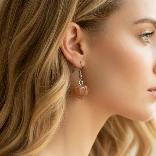 Boucles d'oreilles cœur en Pierre de Soleil (BO137) - ENAE Minéraux
