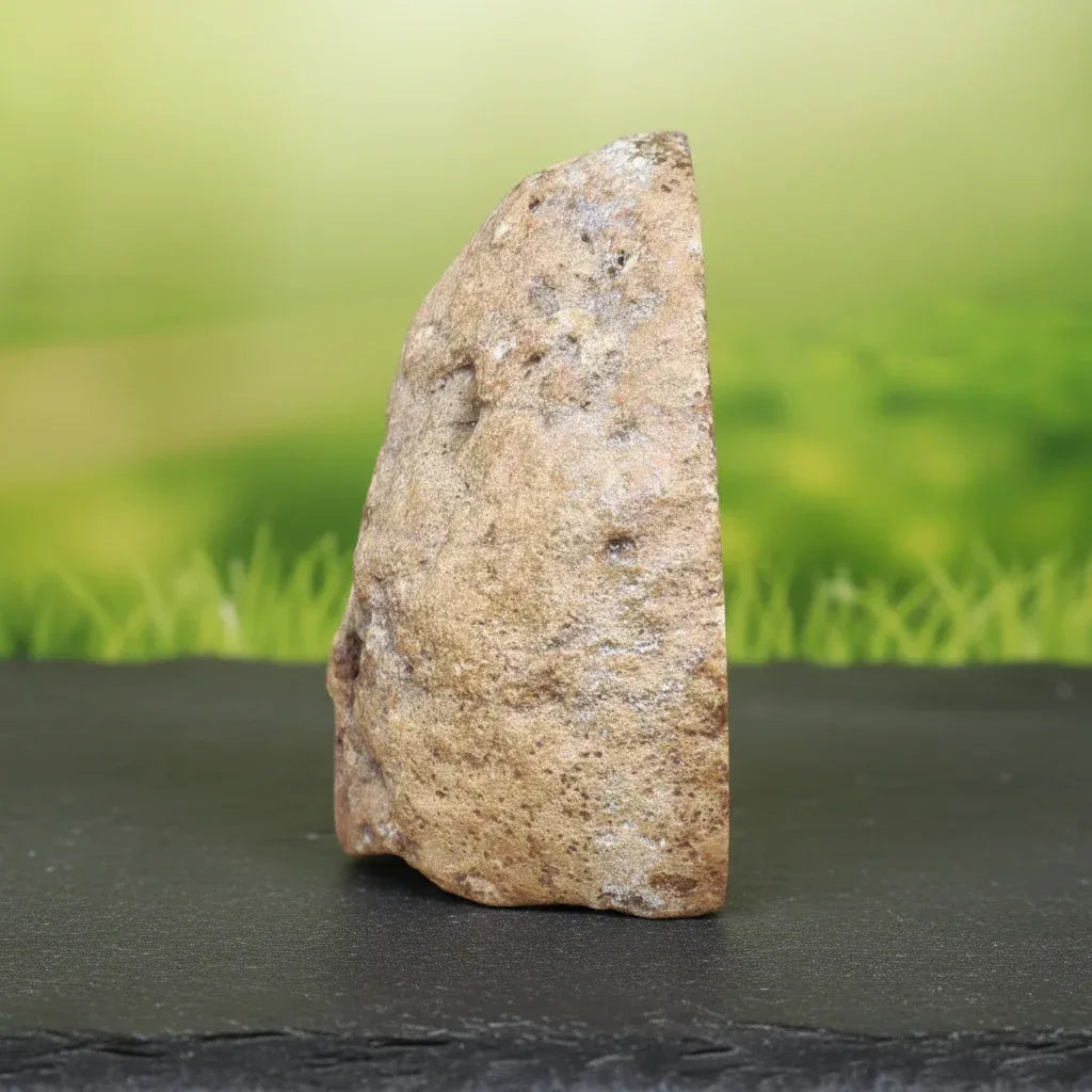 Agate avec une face polie 721g (MB351-2)