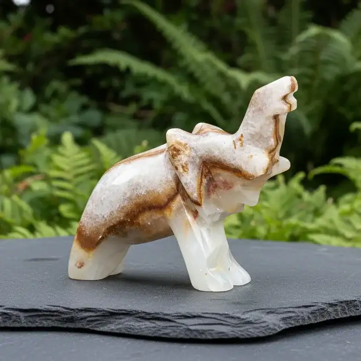 Eléphant en Calcite et Aragonite 42g (PRGFL346 - 63)