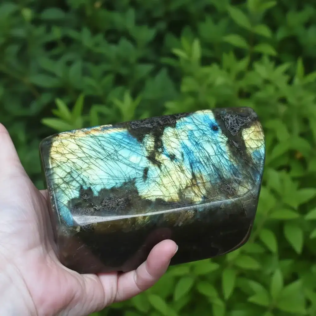 Forme libre en Labradorite 1229g (PRGFL527 - 9)