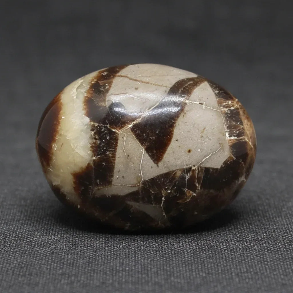 Galet poli en Septaria et Calcite jaune 47g (PRGFL325-6)