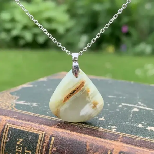 Pendentif en Aragonite et Calcite (PE1147 - 1)