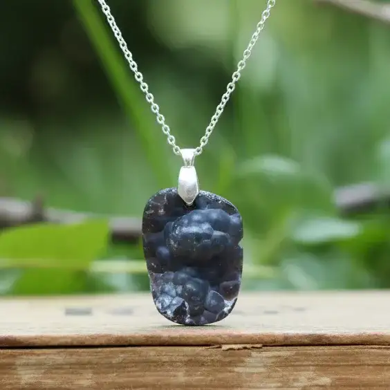 Pendentif en Calcédoine bleue brute (PE1751)