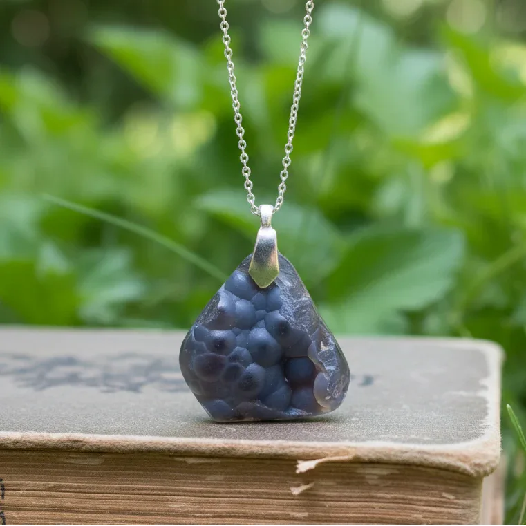 Pendentif en Calcédoine bleue brute (PE1750)