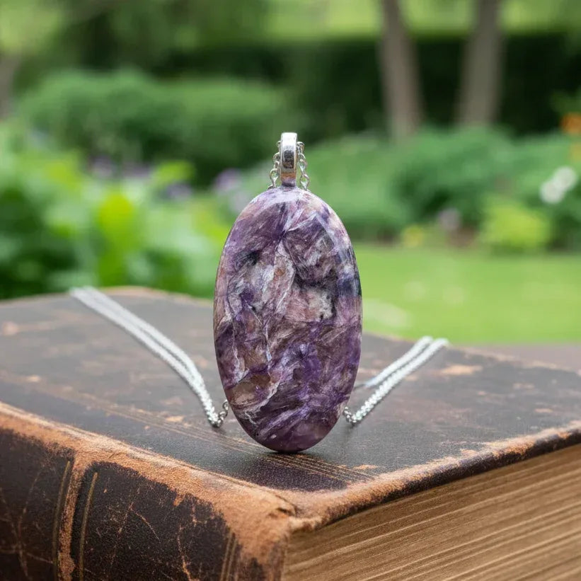 Pendentif en Charoïte et Tinaksite (PE1425-3)