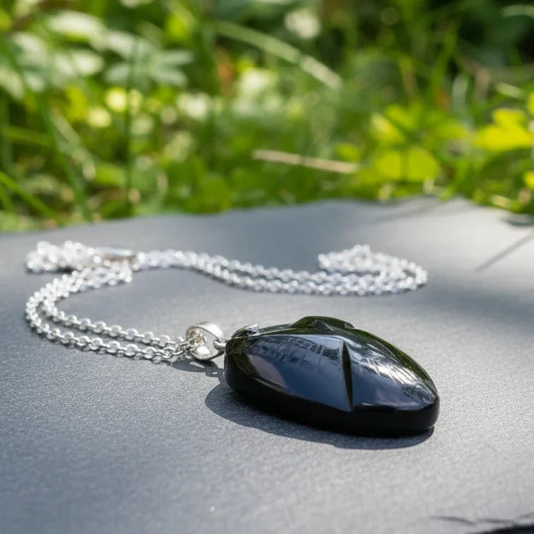 Pendentif gravé colombe en Obsidienne Œil Céleste (PE1883)