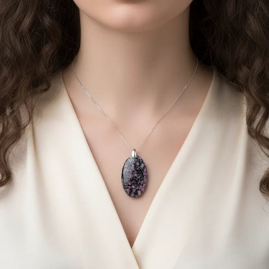 Pendentif en Rubis sur Biotite (PE1368-1)