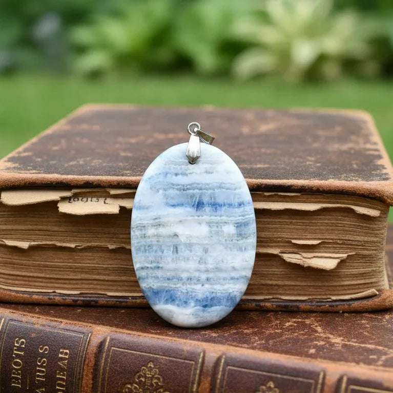 Pendentif en Scheelite et Dolomite (PE1956)