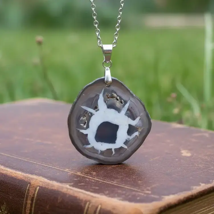 Pendentif en Septaria dos brut (PE1329)