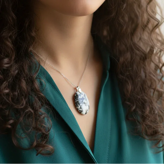 Pendentif en Albite et Tourmaline noire (PE1211)