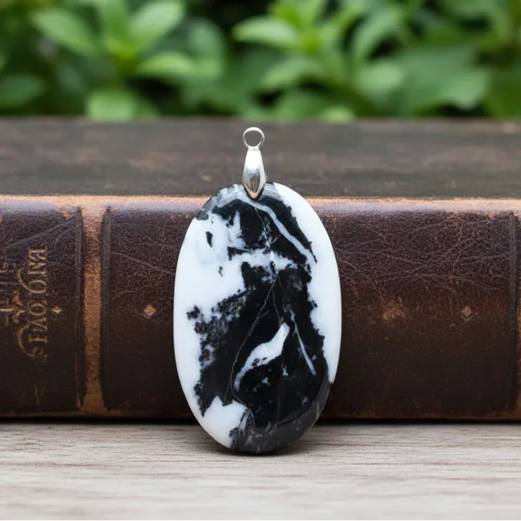 Pendentif en Albite et Tourmaline noire (PE775)