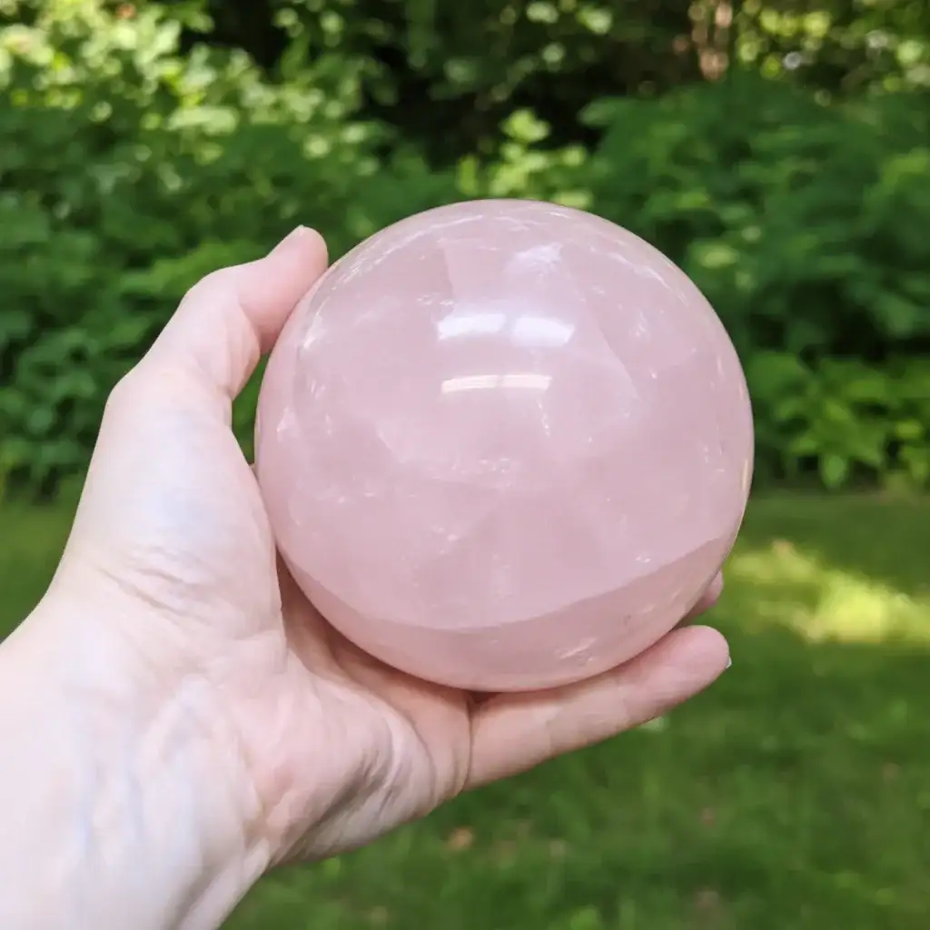Sphère en Quartz Rose de 1273 g (PRGFL709)