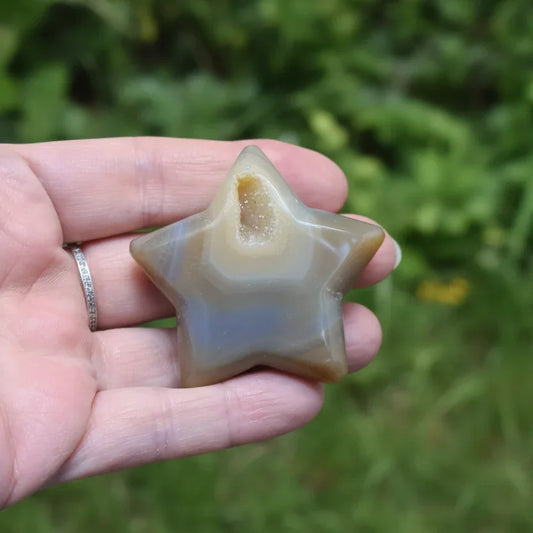 Etoile en Agate avec cristallisation 46g (PRGFL304-13)