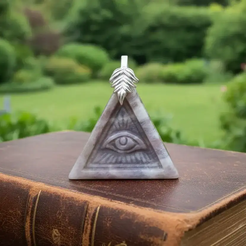Pendentif Œil de la Providence en Pierre de Lune (PE2078)