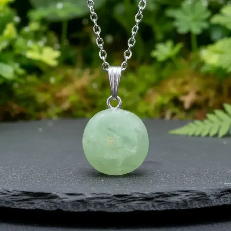 Pendentif en Prehnite brute (PE2097 - 2)