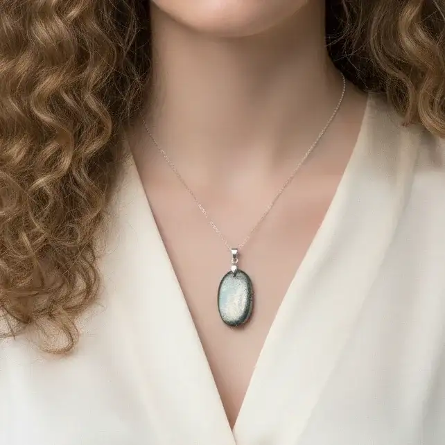 Pendentif en Schiste et Chalcopyrite (PE1729)