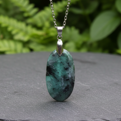 Pendentif en Emeraude dans Biotite (PE2108)