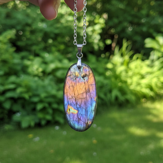 Pendentif en Labradorite bleue, violette et orange (PE2145)
