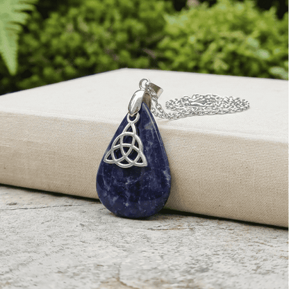 Pendentif en Sodalite et son Triquetra (PE603)