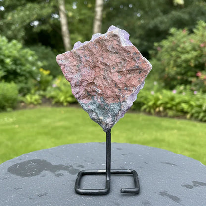 Améthyste brute sur pied 123g (MB504-4)