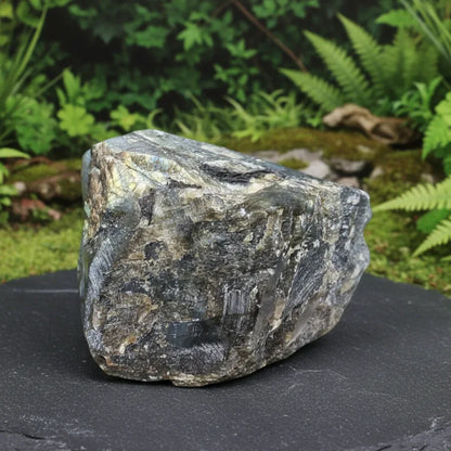 Bloc de Labradorite brut et poli 1357g (LAP352-3)