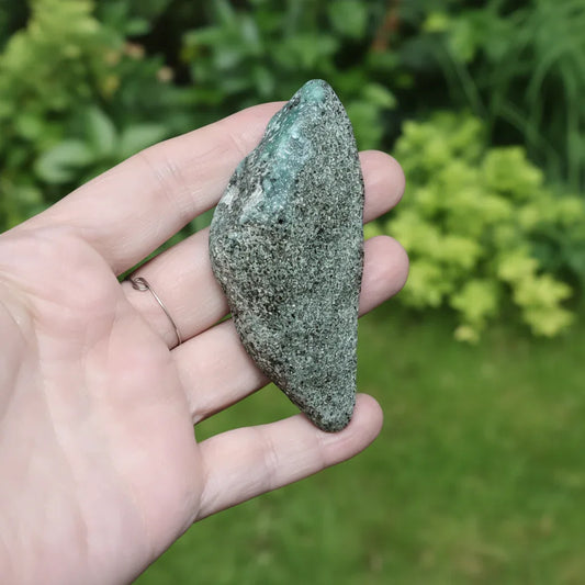 Emeraude sur Mica brute 59g (MB372-9)