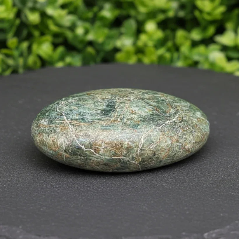 Galet en Chrysoprase 80g (PRGFL635-9)