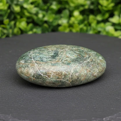 Galet en Chrysoprase 80g (PRGFL635-9)