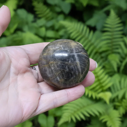 Galet poli en Pierre de Lune noire 102g (PRGFL608-8)