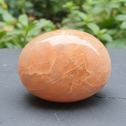 Galet en Pierre de Lune orange 193g (PRGFL716)