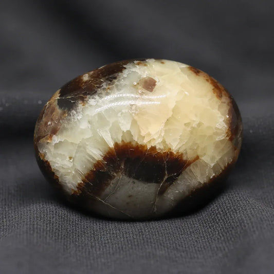 Galet poli en Septaria et Calcite jaune 47g (PRGFL325-6)