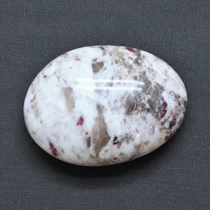 Galet en Quartz et Rubellite (Tourmaline rose) 126g (PRGFL526-1)