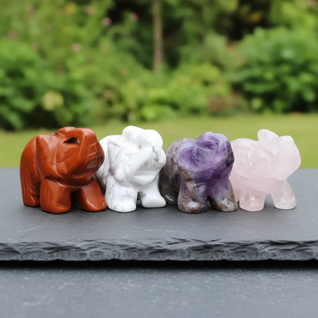 Lot de 4 éléphants en Quartz rose, Jaspe Rouge, Améthyste et Howlite (PRGFL346-70)
