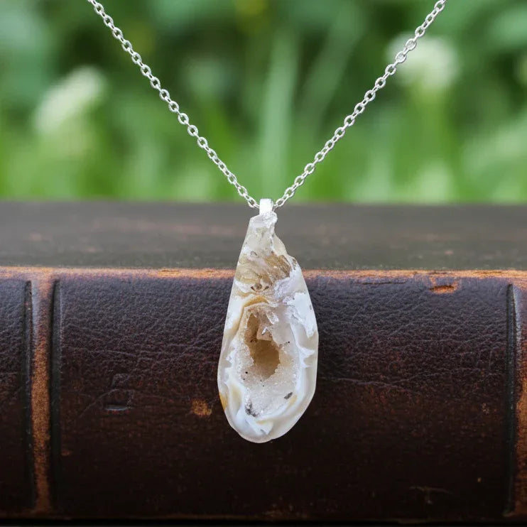 Pendentif en Géode d'Agate brute (PE1915-3)
