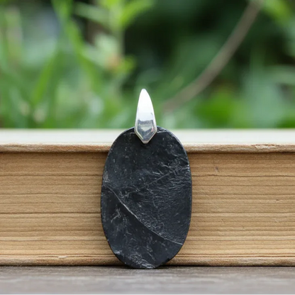 Pendentif en Pierre de Lave (Basalte) face brute (PE1473)