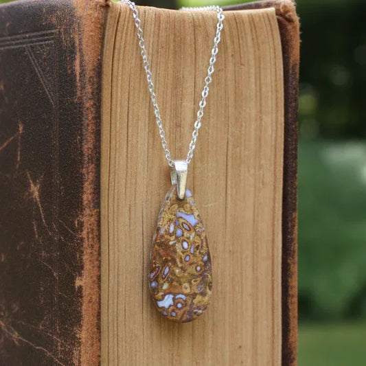 Pendentif en Bois fossilisé (PE1370)