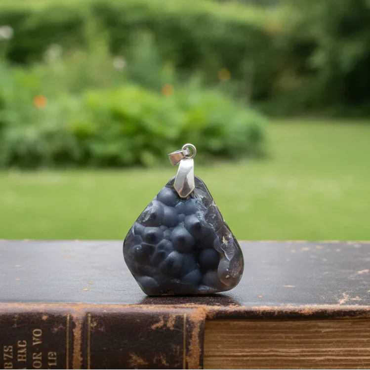 Pendentif en Calcédoine bleue brute (PE1750)