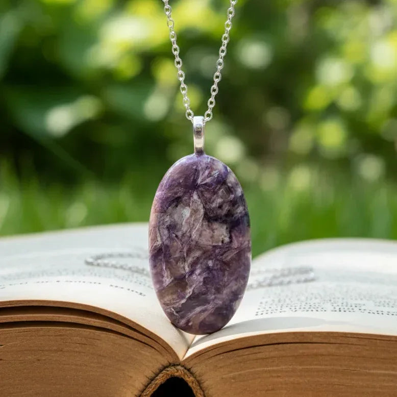 Pendentif en Charoïte et Tinaksite (PE1425-3)