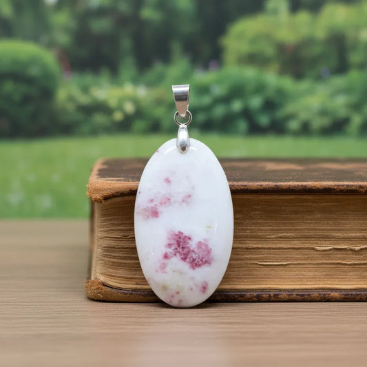 Pendentif en Cinabre et Calcite blanche (PE2019)