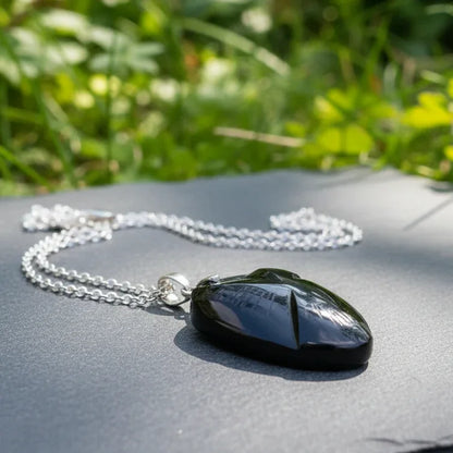 Pendentif gravé colombe en Obsidienne Œil Céleste (PE1883)