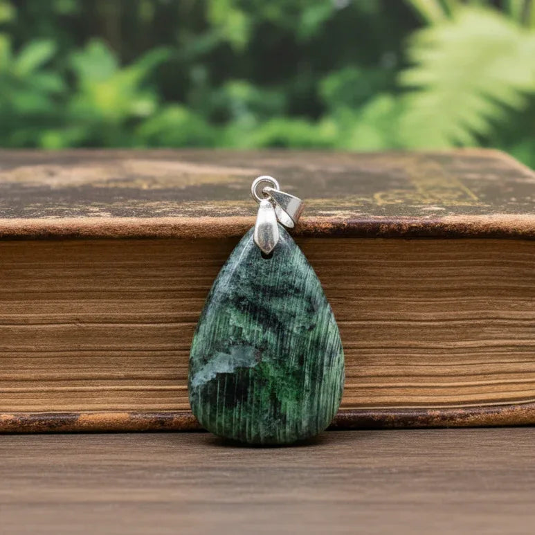 Pendentif en Diopside Chrome (PE795)
