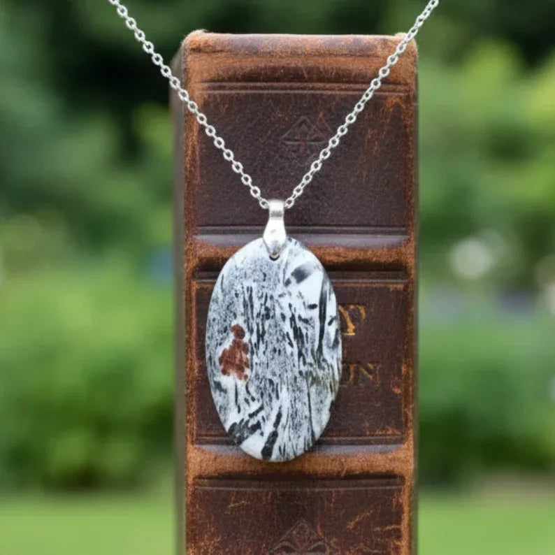 Pendentif en Hornblende avec Grenat (PE693)