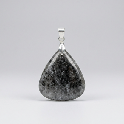 Pendentif en Quartz à Graphite (PE932)