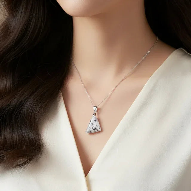 Pendentif en Quartz à Tourmaline noire (PE1996)