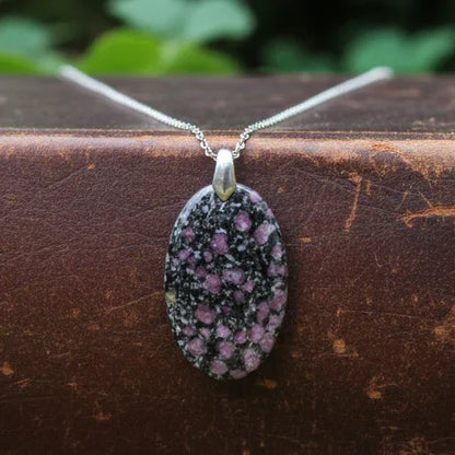 Pendentif en Rubis sur Biotite (PE1368-1)