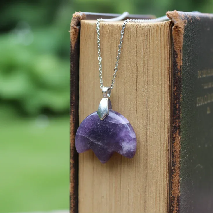 Pendentif sculpté en Lépidolite (PE1614-1)