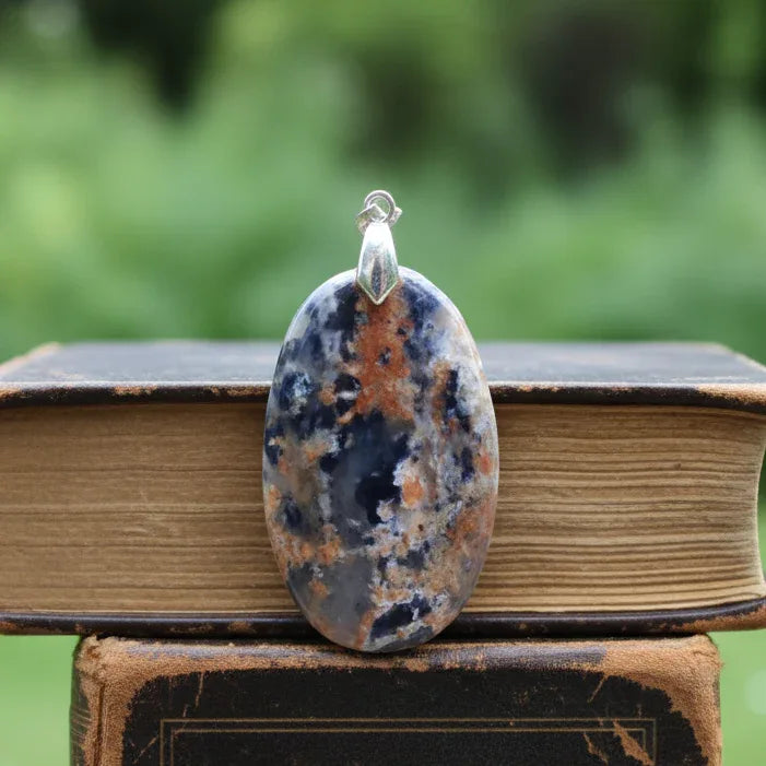 Pendentif en Sodalite et Cancrinite (PE1224)