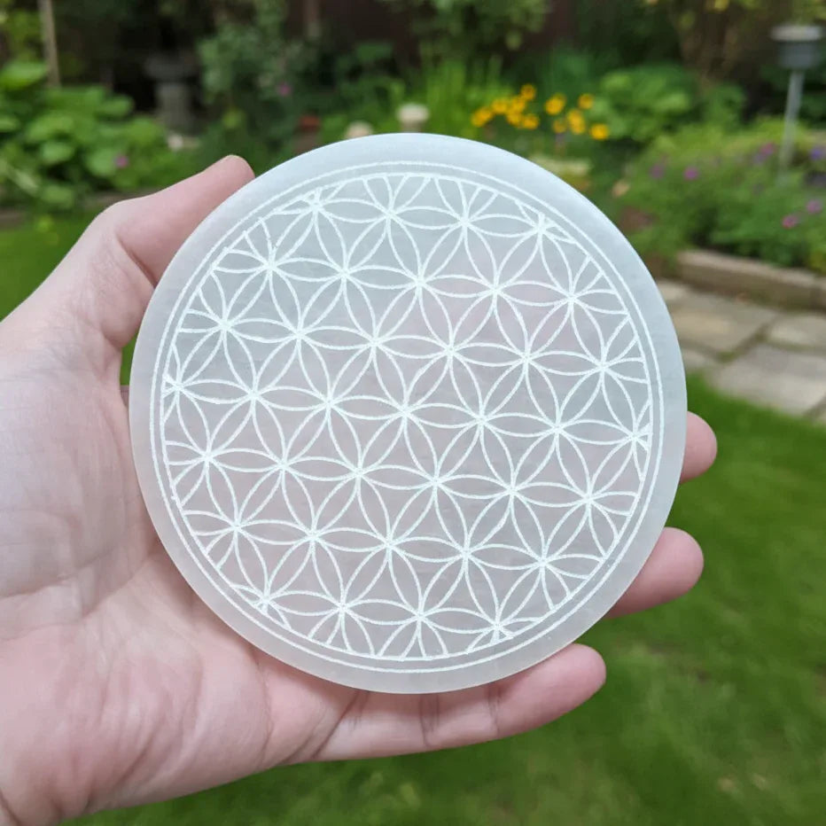 Plaque en Sélénite avec Fleur de Vie gravée 250g