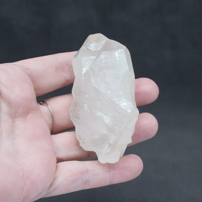 Pointe de Cristal de Roche brute 86g (MB258)