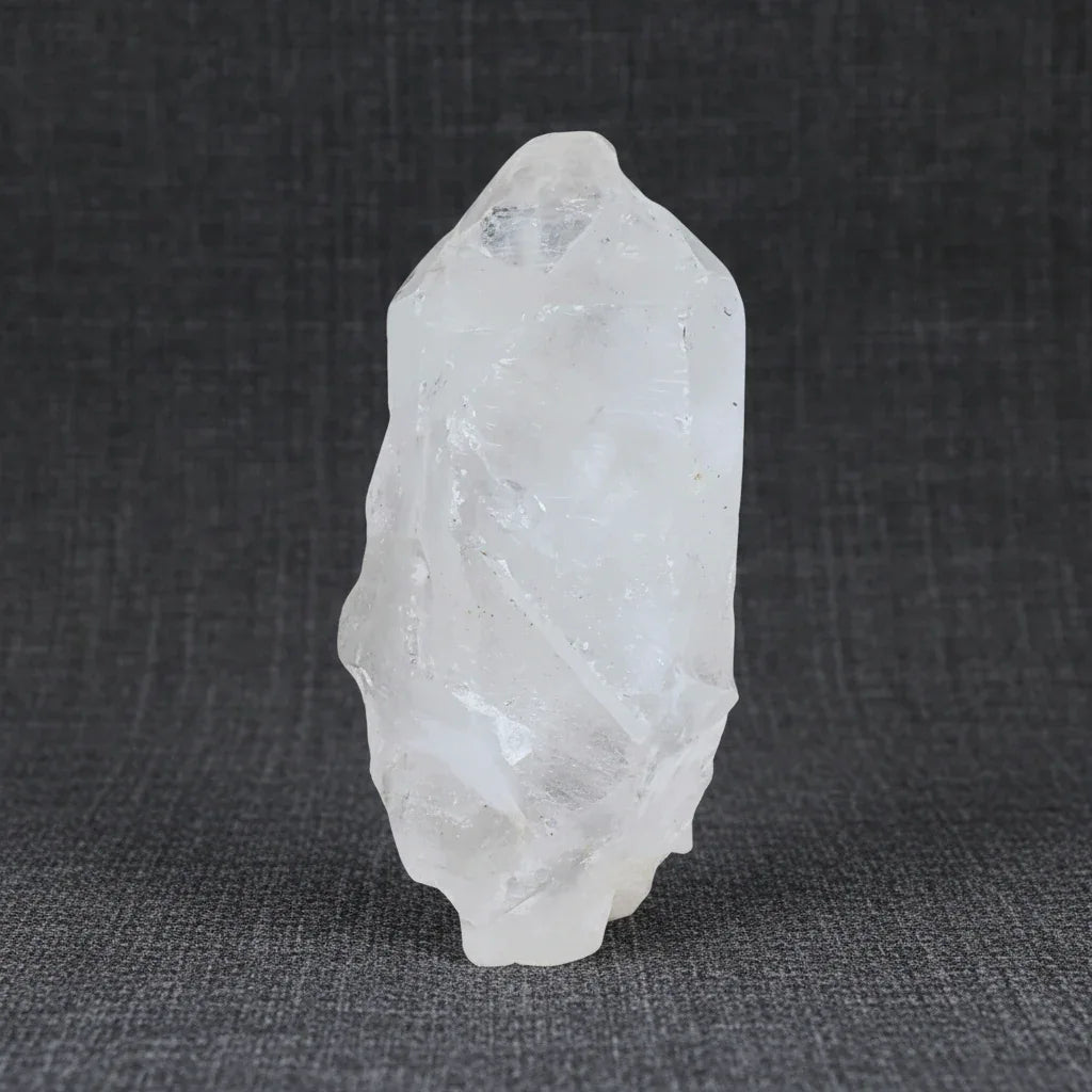 Pointe de Cristal de Roche brute 86g (MB258)